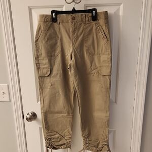 Gloria Vanderbilt Capris.